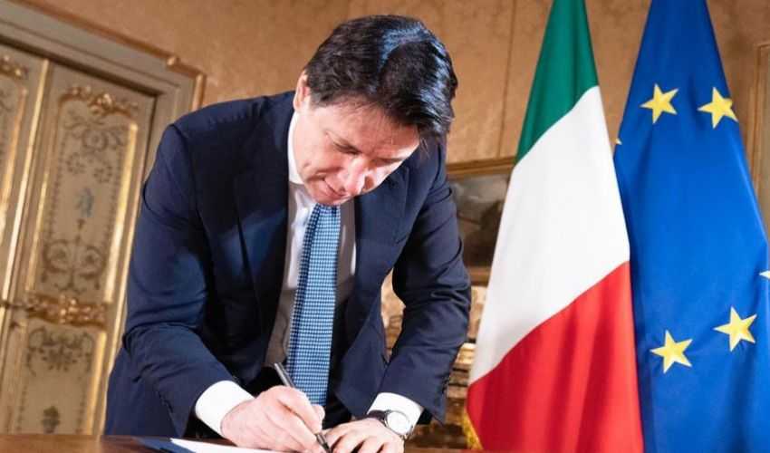 Prime Minister Conte signs decree to kick off phase two: “If you love Italy, keep your distance”