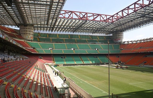 640px-San_Siro_Stadium_Meazza_panorama_empty