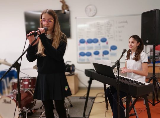 Bilingual Education in Milan: How MILE School Leads on Inclusion and Innovation